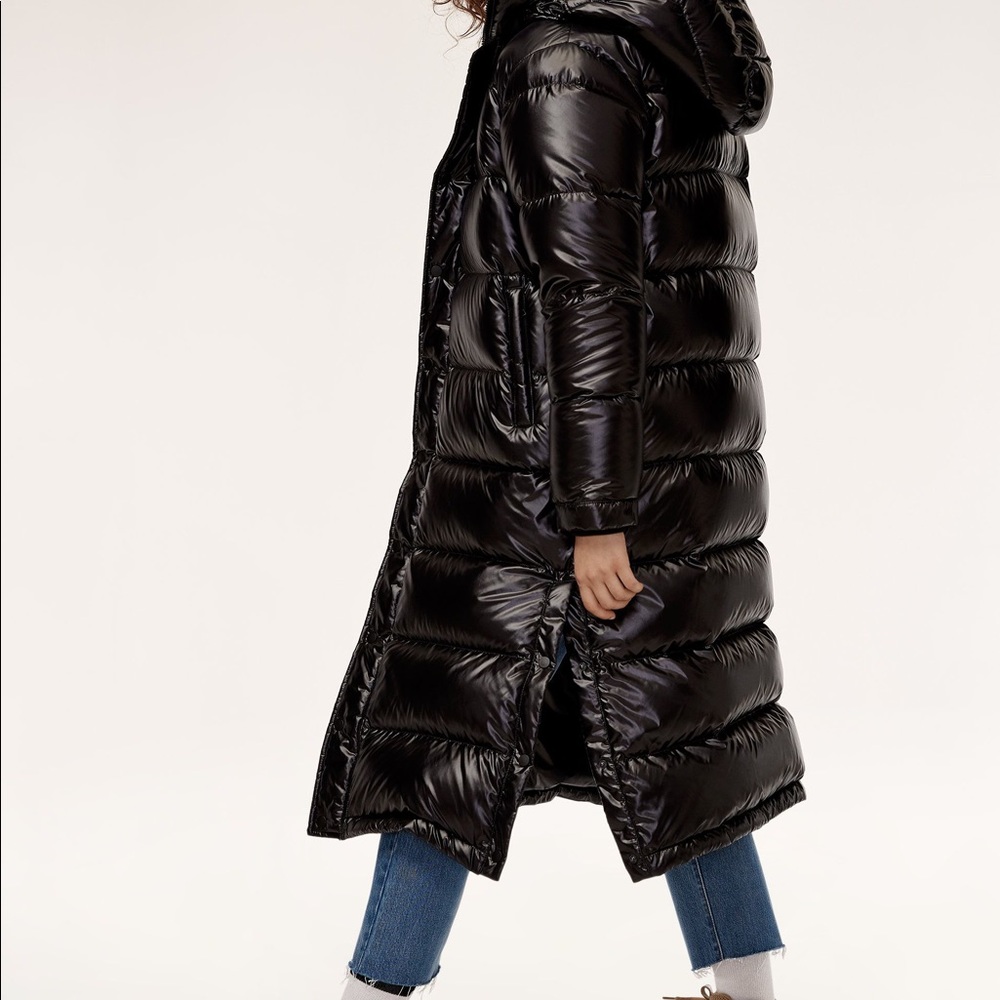 Aritzia super puff - XL Long Black Gloss